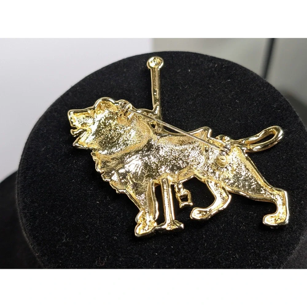 VINTAGE GOLDTONE SATIN CAROUSEL LION BROOCH‎